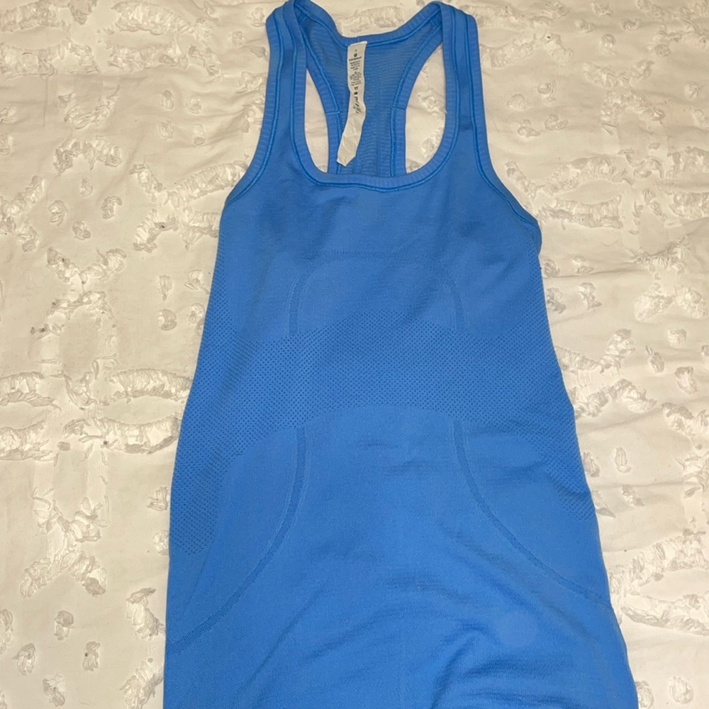 Lululemon top